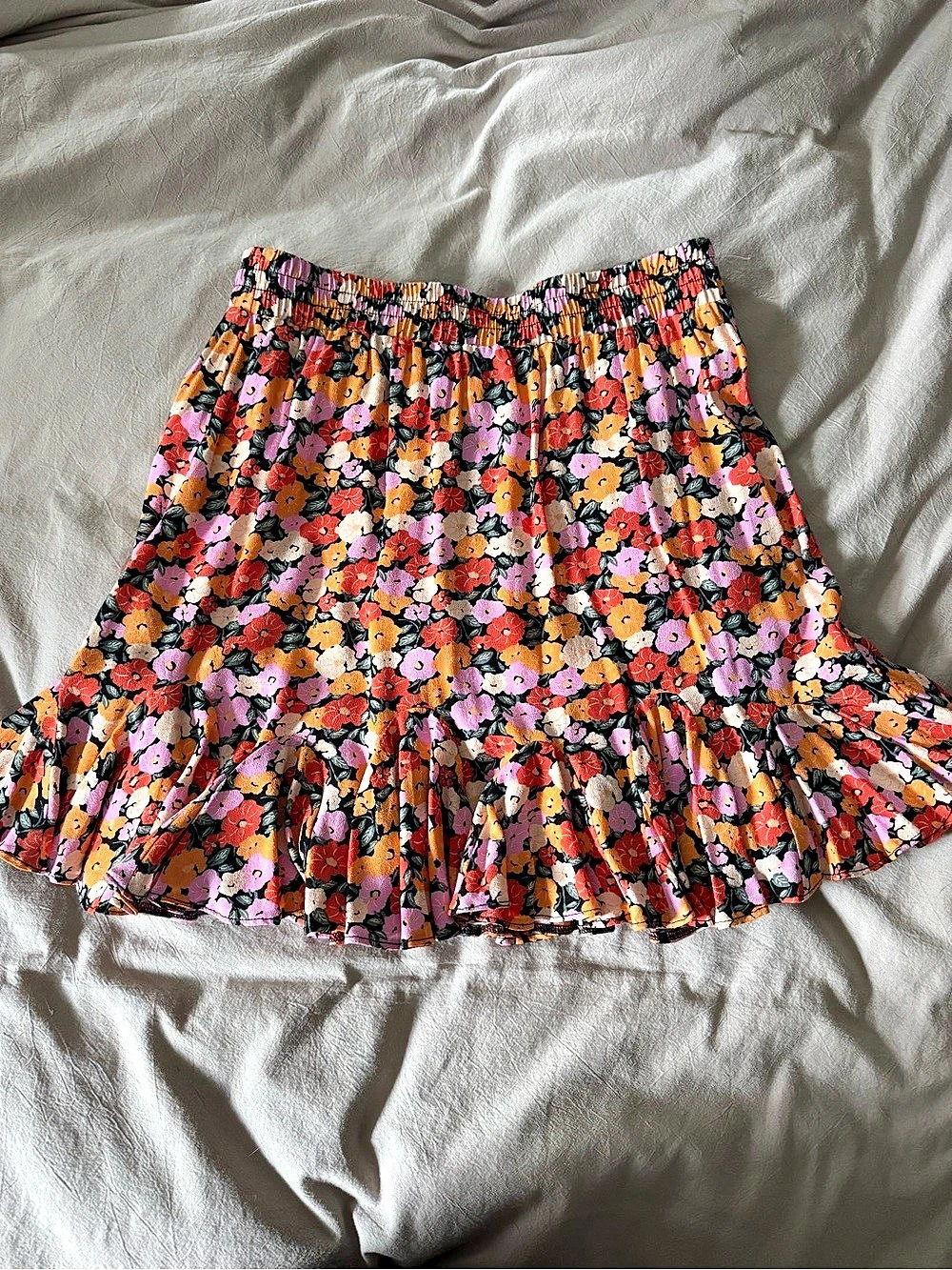 LOFT Floral Mini Skirt in Black & Pink Size Medium NWT
